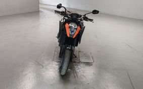 KTM 1290 SUPER DUKE R 2015 V3940