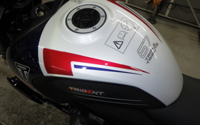 TRIUMPH TRIDENT 660 2024