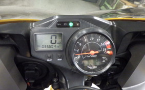 TRIUMPH DAYTONA 600 2004