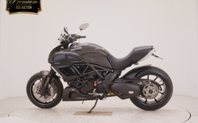 DUCATI DIAVEL Carbon 2011