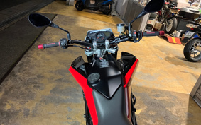 HUSQVARNA HUSQUARNA NUDA 900 R 2013 ZKHA700