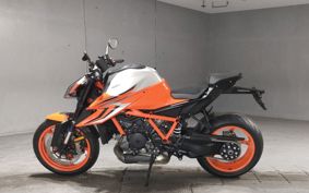KTM 1290 SUPER  DUKE R V3940
