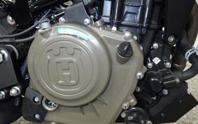 HUSQVARNA SVARTPILEN 401 2024