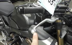 HONDA CB650R E-Clutch 2025 RH17