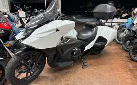 HONDA NM4 VULTUS -02 2017 RC82