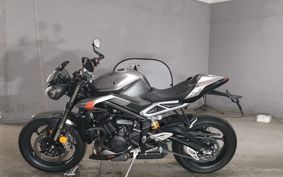 TRIUMPH STREET TRIPLE RS HDA614