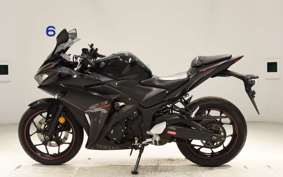 YAMAHA YZF R-3 2018 RH13J