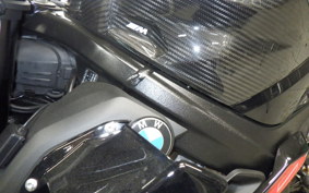 BMW M1000R 2025