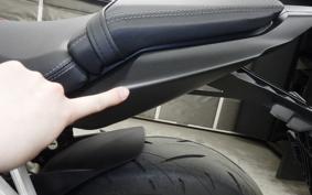 HONDA CB650R 2025 RH17