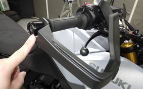 SUZUKI Vｽﾄﾛｰﾑ800DE EM1BA