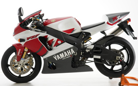YAMAHA YZF-R7 1999 RM01