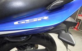 SUZUKI GSR250 2019