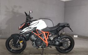 KTM 1290 SUPER DUKE R 2019 V3940