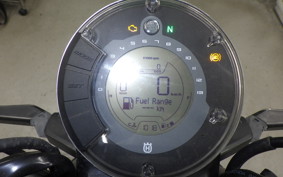 HUSQVARNA SVARTPILEN 401 2025