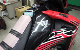 HONDA CRF250M 2004 MD38