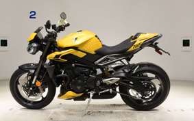 TRIUMPH STREET TRIPLE RS 2025