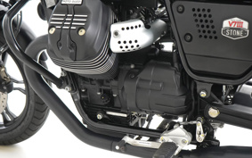 MOTO GUZZI V7 3 STONE S 2020