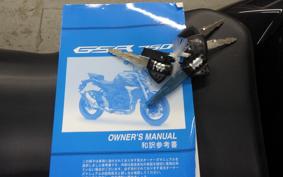 SUZUKI GSR750 2012