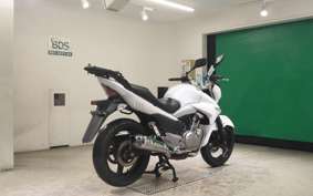 SUZUKI GSR250