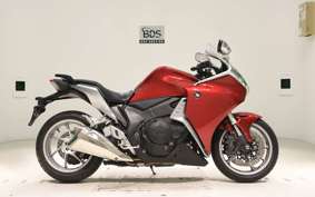 HONDA VFR1200F 2025 SC63