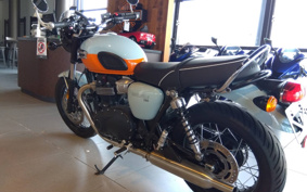 TRIUMPH TRIUMPH BONNEVILLE T100 2023 DAD70G