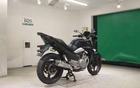 SUZUKI GSR250