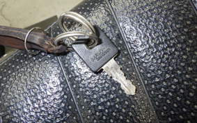 OTHER +HD. XL883R 2002