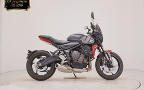 TRIUMPH TRIDENT 660 2023