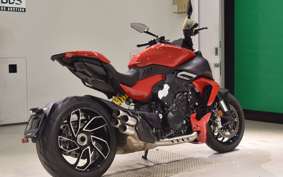 DUCATI DIAVEL V4 2023