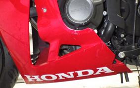 HONDA CBR650R E-Clutch 2025 RH17