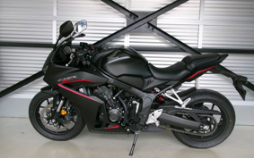 HONDA CBR650R E-Clutch 2025 RH17