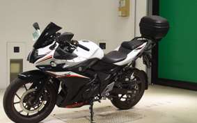 SUZUKI GSX250RA 2004