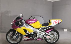 YAMAHA YZF-R1 1999 RN01
