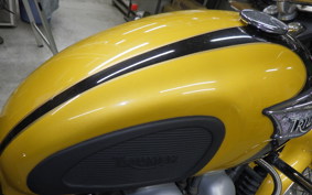 TRIUMPH BONNEVILLE T100 2006