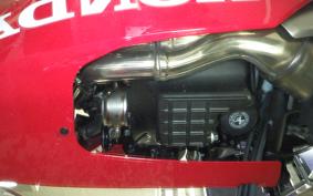 HONDA CBR650R E-Clutch 2025 RH17