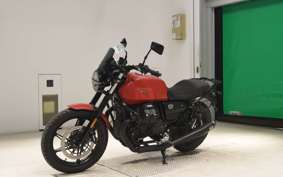 MOTO GUZZI V7 STONE 2023