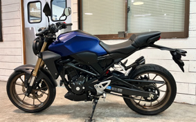 HONDA CB250R MC52
