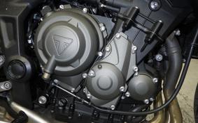 TRIUMPH TRIDENT 660 2023
