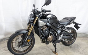 HONDA CB650R E-Clutch 2026 RH17