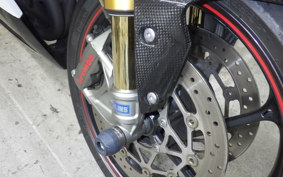 TRIUMPH DAYTONA 675 R 2015