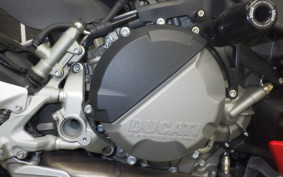 DUCATI STREETFIGHTER V2 2022