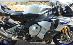 YAMAHA YZF-R1 M 2023 RN40