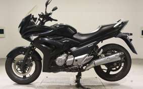 SUZUKI GSR250F