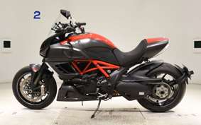 DUCATI DIAVEL 2011