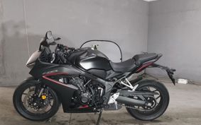 HONDA CBR650R E-Clutch 2024 RH17