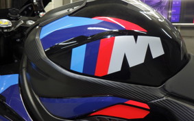 BMW M1000RR 2025