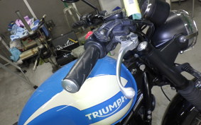 TRIUMPH BONNEVILLE SPIRIT 2015