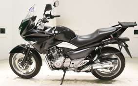 SUZUKI GSR250S