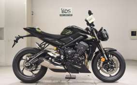 TRIUMPH STREET TRIPLE RS 2025