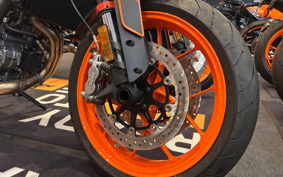 KTM 890 DUKE GP 2024 TU940